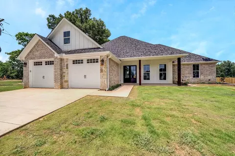 8708 Freestone Dr, Bullard, TX 75757