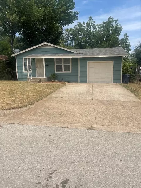 4937 Callahan Dr, Fort Worth, TX 76105