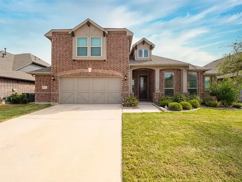 817 Lake Cove Dr, Little Elm, TX 75068