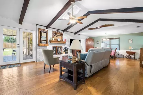1920 Ash Creek Dr S, Azle, TX 76020