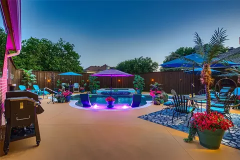 652 Post Oak Dr, Plano, TX 75025