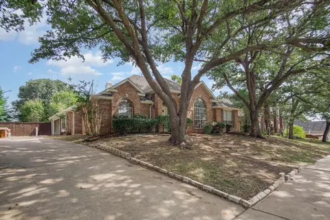 7621 Shadow Wood Dr, North Richland Hills, TX 76182
