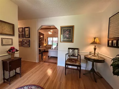 505 Eagle Dr, Bedford, TX 76021 photo 5