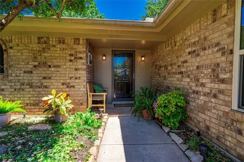 505 Eagle Dr, Bedford, TX 76021 photo 4