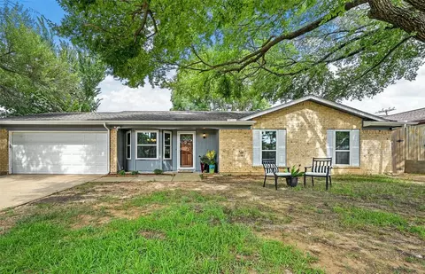 703 Del Mar Ln, Arlington, TX 76012