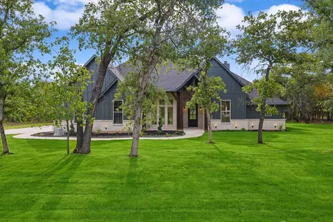 2053 Glenhollow Dr, Weatherford, TX 76088