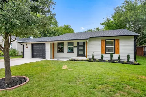1421 N Wharton St, Sherman, TX 75092