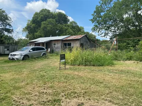 306 N 5th St, Quinlan, TX 75474