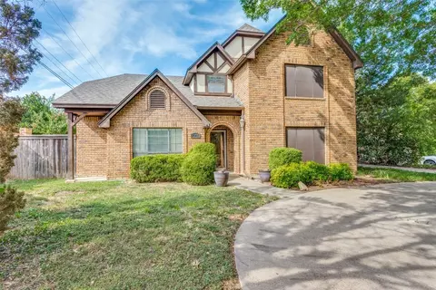 1001 Rio Grande Dr, Benbrook, TX 76126