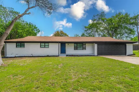 7200 Marilyn Ln, North Richland Hills, TX 76180