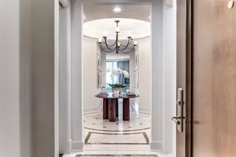 2555 N Pearl St #401, Dallas, TX 75201