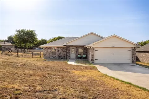 4047 Apache Cir, Granbury, TX 76048