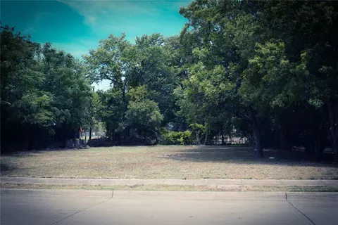 907 Bessie St, Fort Worth, TX 76104
