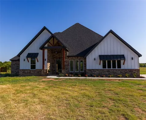 307 E Vaughn Rd, Cleburne, TX 76031