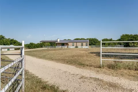 4023 Us Highway 81 N, Bowie, TX 76230