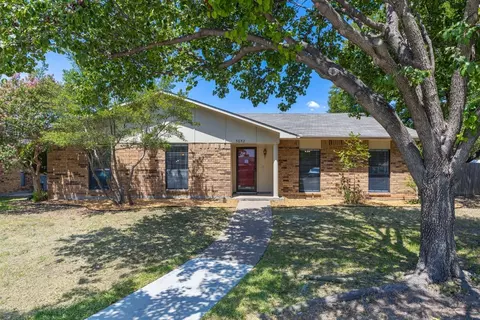 5652 Tucker St, The Colony, TX 75056