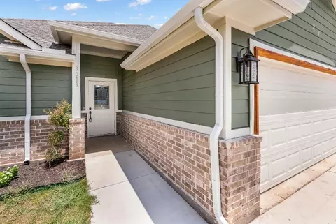 3019 Brazos River Dr, Granbury, TX 76048