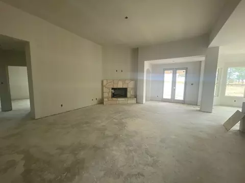 1113 Springfield Rd, Springtown, TX 76082 photo 4