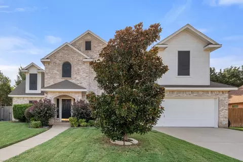 6403 Creekbend Ct, Arlington, TX 76001