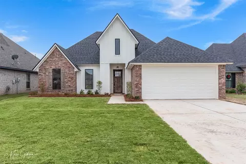 313 Newport Ln, Benton, LA 71006
