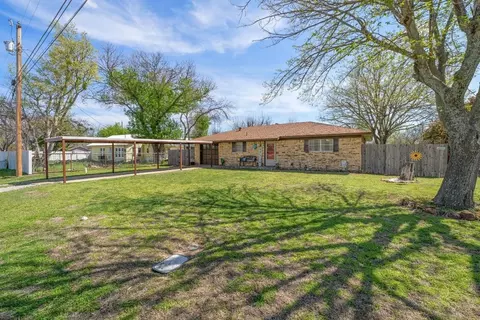 603 Kyle St, Bangs, TX 76823