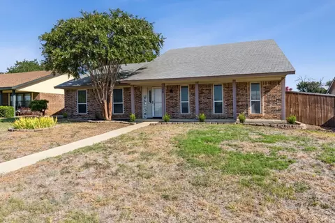 1643 College Pkwy, Lewisville, TX 75077