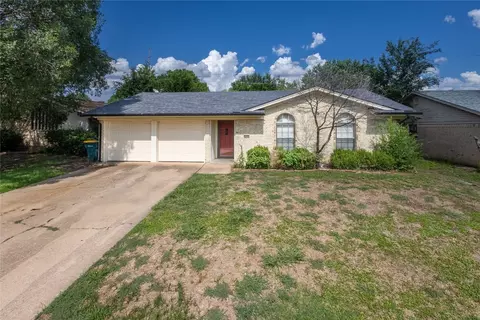 3005 Glasgow Dr, Sherman, TX 75092
