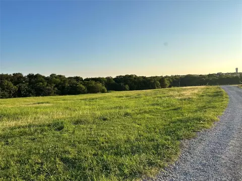 330 Hidden Trl, Van Alstyne, TX 75495