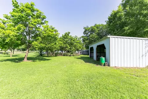 110 Smith St, Como, TX 75431 photo 26