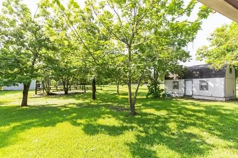 110 Smith St, Como, TX 75431 photo 22