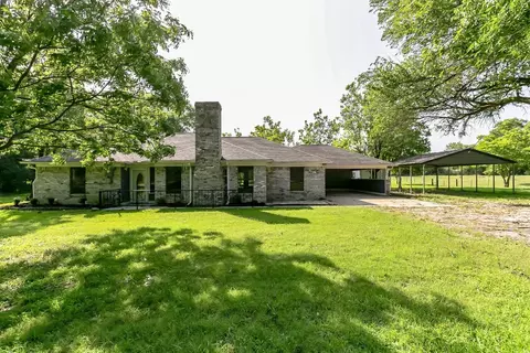 110 Smith St, Como, TX 75431 photo 2