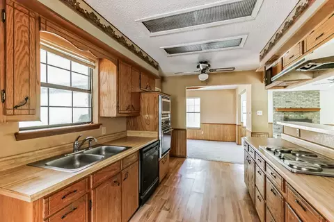 110 Smith St, Como, TX 75431 photo 8