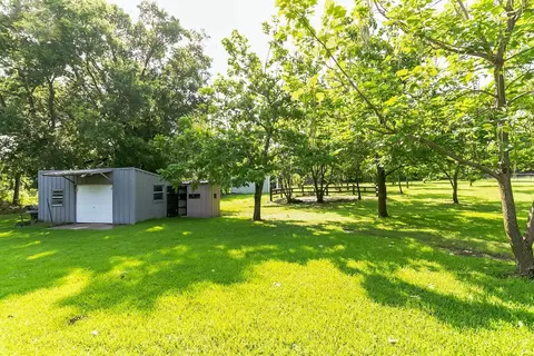 110 Smith St, Como, TX 75431 photo 23