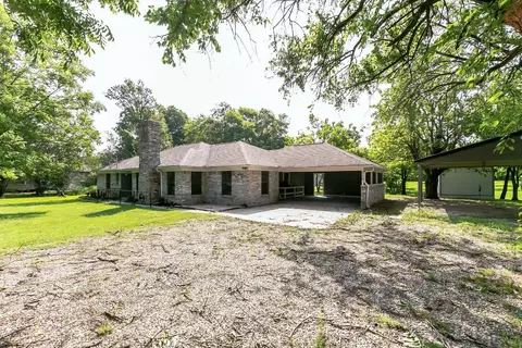 110 Smith St, Como, TX 75431
