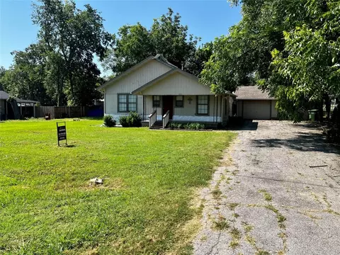 204 E Haning St, Howe, TX 75459