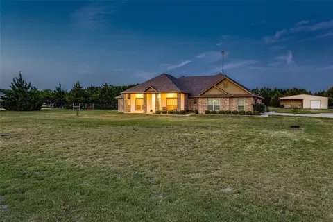 104 Reece Ln, Trenton, TX 75490