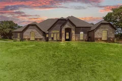 131 Sugartree Cir, Lipan, TX 76462