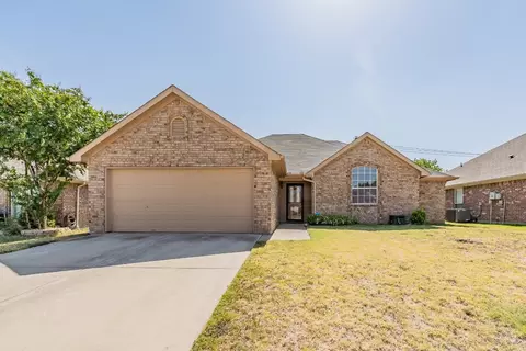 7416 Amber Dr, Watauga, TX 76148