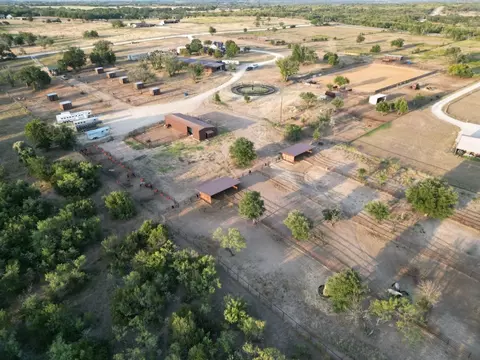 391 Diamond Oaks Rd, Stephenville, TX 76401