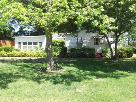 218 Highland Ave, Waxahachie, TX 75165