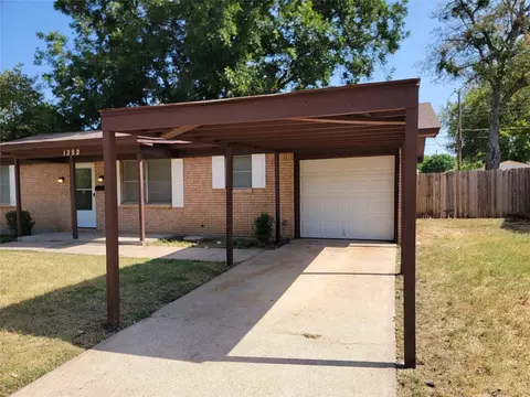 1352 E Anthony St, Fort Worth, TX 76115