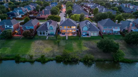 8822 Lakewood Dr, Irving, TX 75063