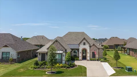 2005 Spieth St, Granbury, TX 76048