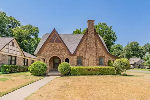 2100 Stanley Ave, Fort Worth, TX 76110