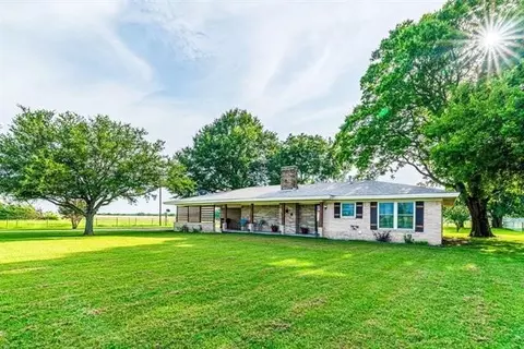 4487 County Road 32500, Paris, TX 75460