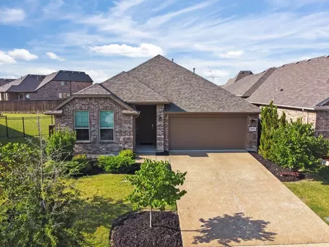 2105 Bishop Barrel Ln, St Paul, TX 75098