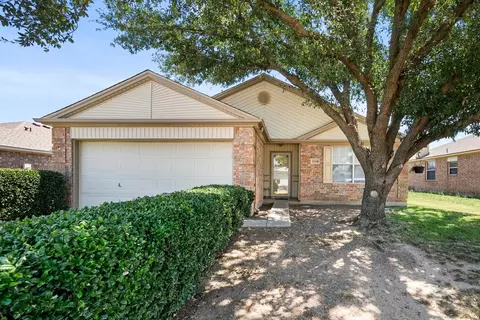 1520 Columbia Dr, Glenn Heights, TX 75154