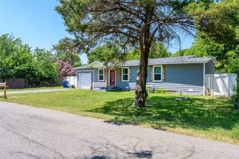 102 Bryant St, Pottsboro, TX 75076