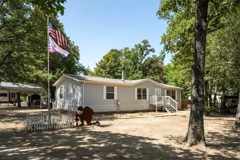 201 Lakeshore Dr, Kemp, TX 75143