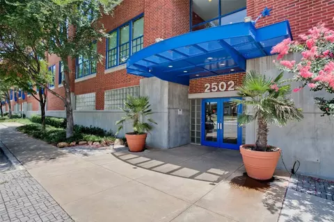 2502 Live Oak St #320, Dallas, TX 75204